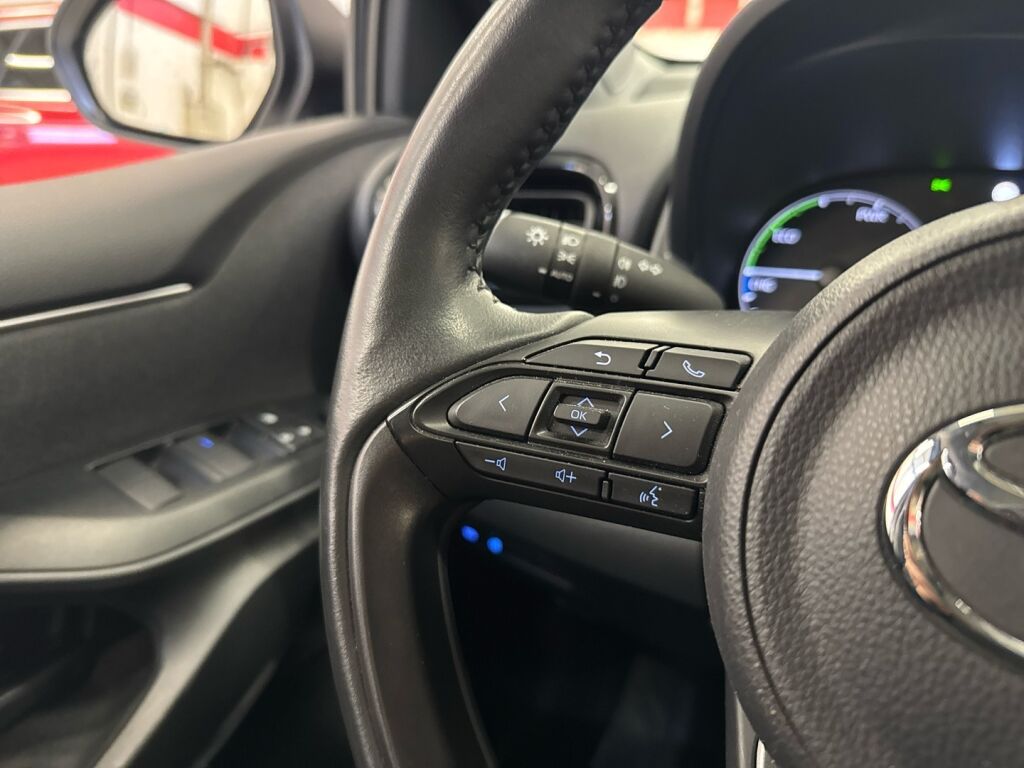 Toyota Yaris 2024 Valkoinen