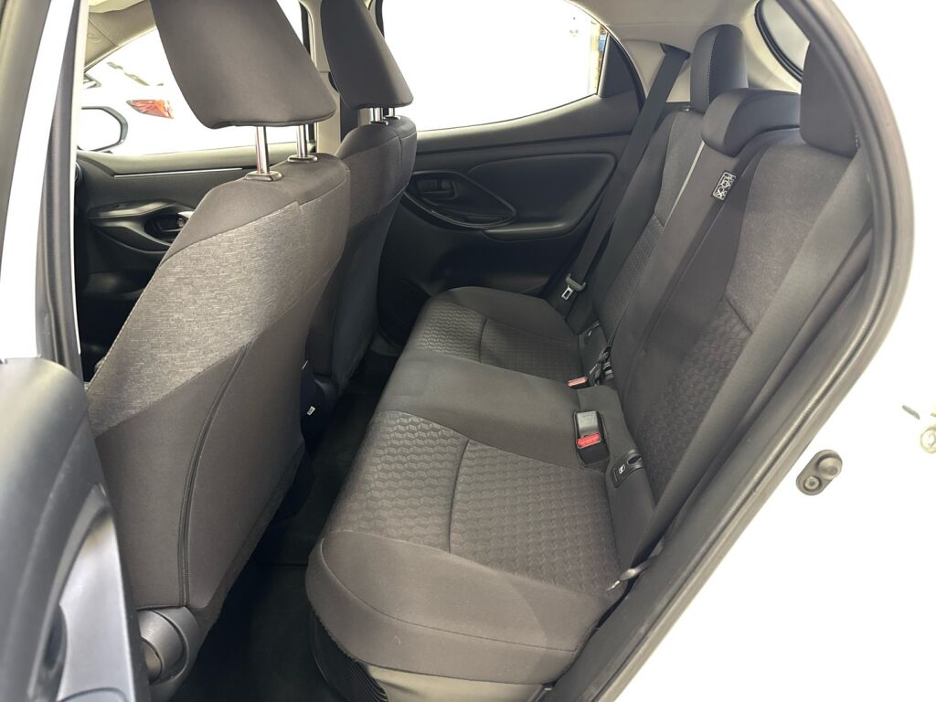 Toyota Yaris 2024 Valkoinen