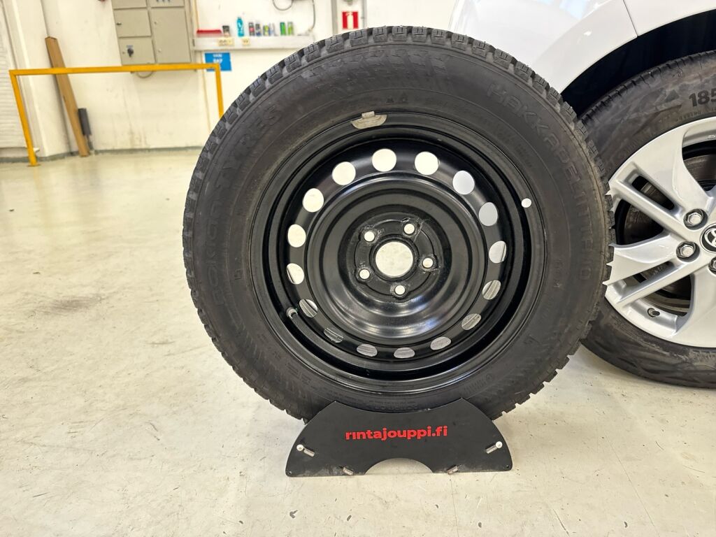 Toyota Yaris 2024 Valkoinen