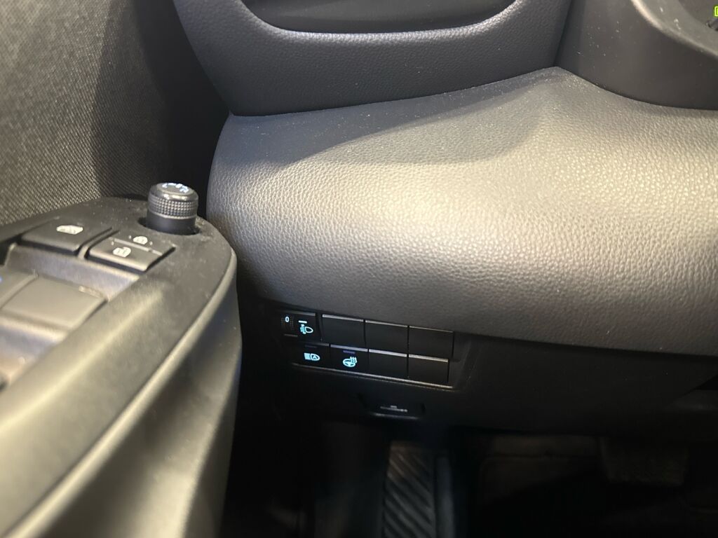 Toyota Yaris 2024 Valkoinen