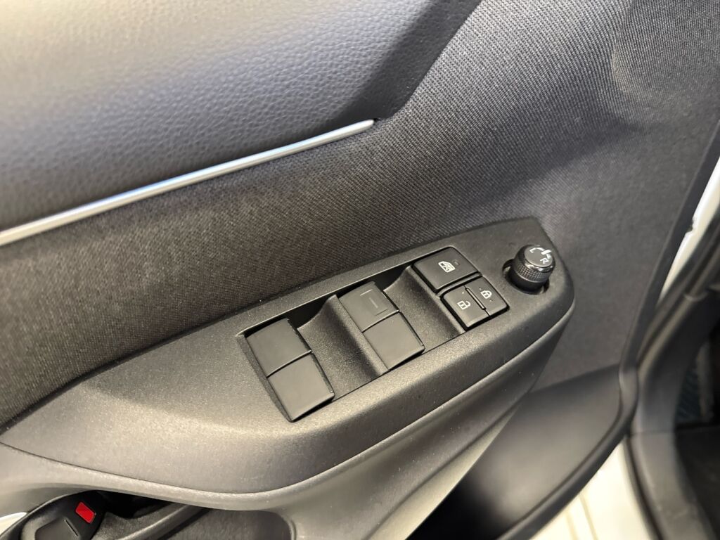 Toyota Yaris 2024 Valkoinen