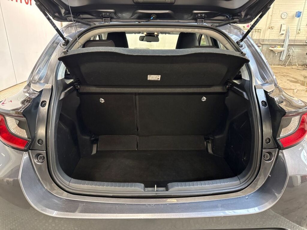 Toyota Yaris 2024 Harmaa