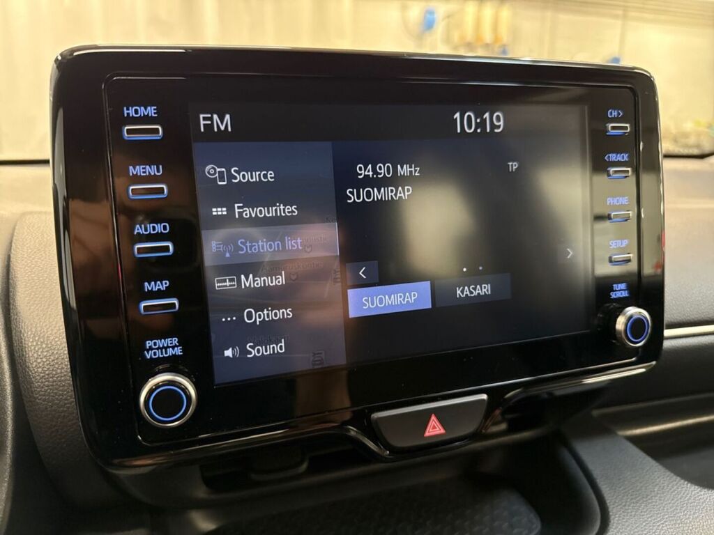 Toyota Yaris 2024 Harmaa