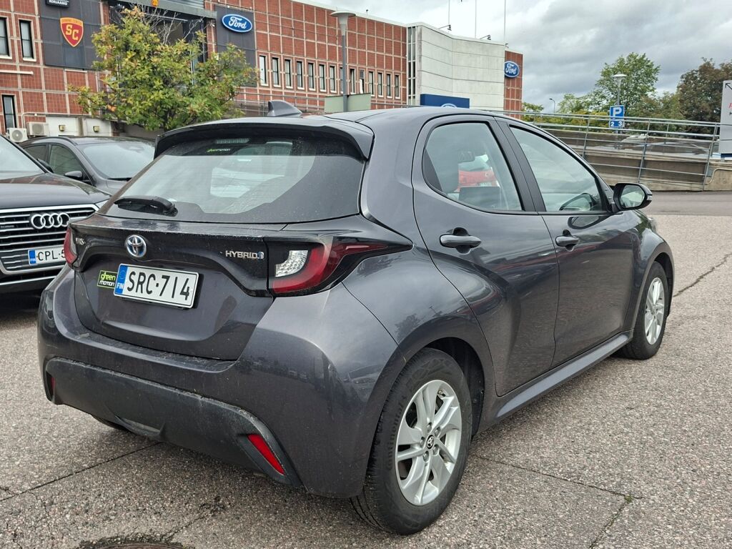 Toyota Yaris 2024 Harmaa