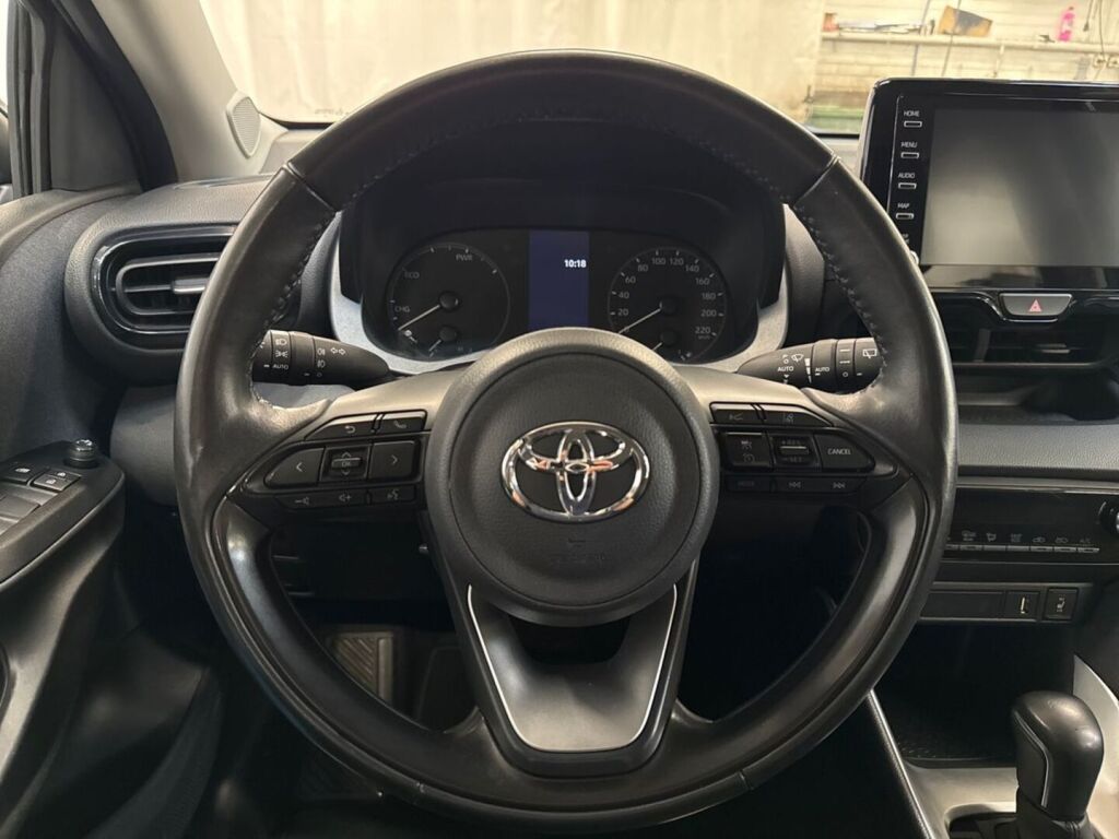 Toyota Yaris 2024 Harmaa