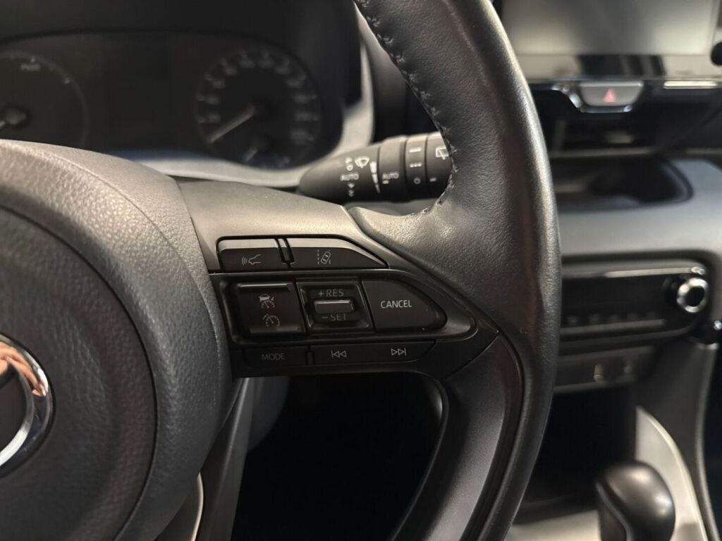 Toyota Yaris 2024 Harmaa