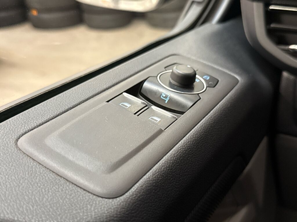 Ford Transit Custom 2024 Sininen