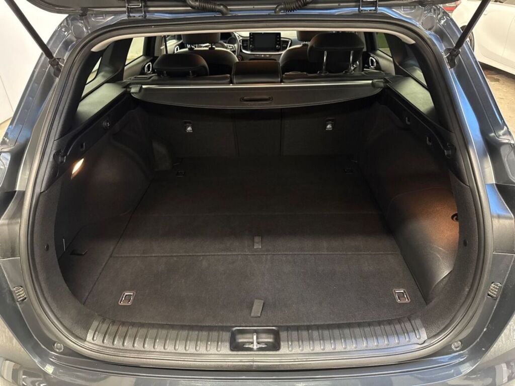Kia Ceed 2025 Dark Penta Metal