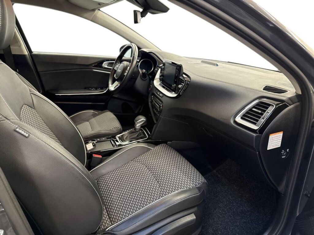 Kia Ceed 2025 Dark Penta Metal