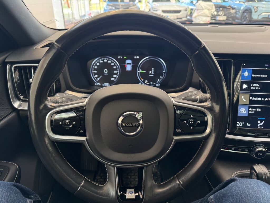 Volvo V60 2020 Sininen