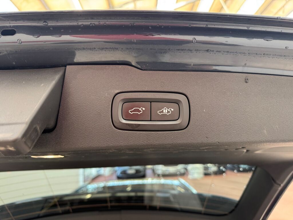 Volvo V60 2020 Sininen