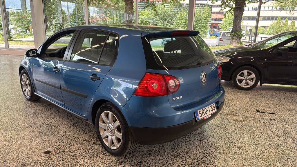 Volkswagen Golf 2005 Sininen
