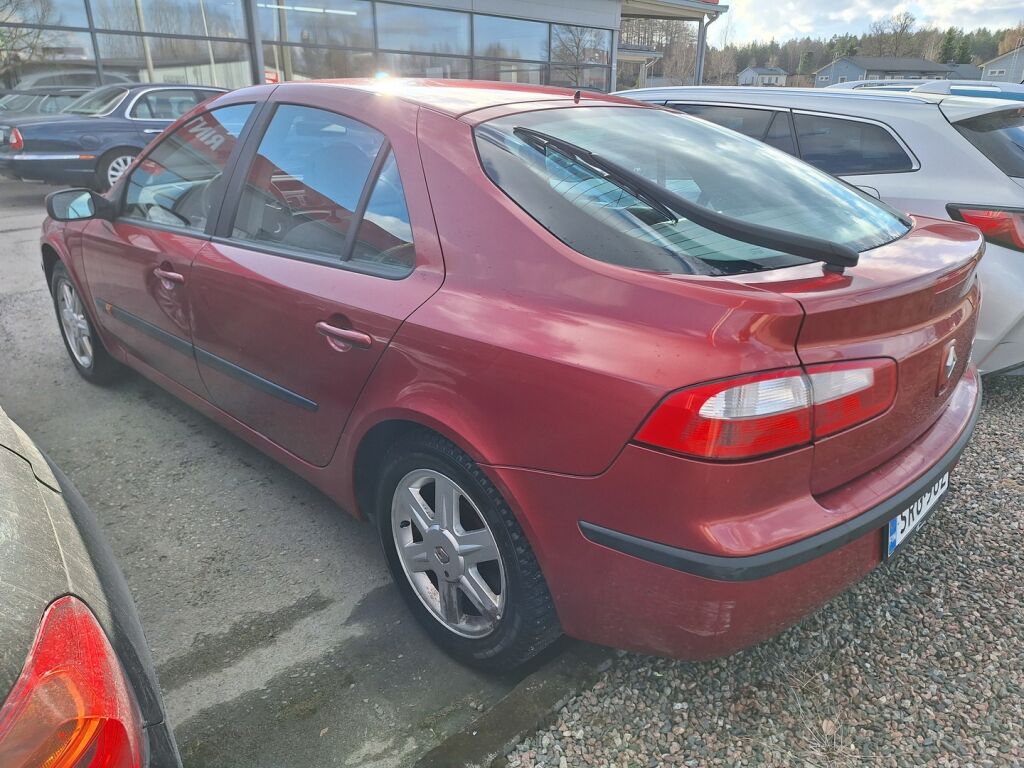 Renault Laguna 2004 Punainen