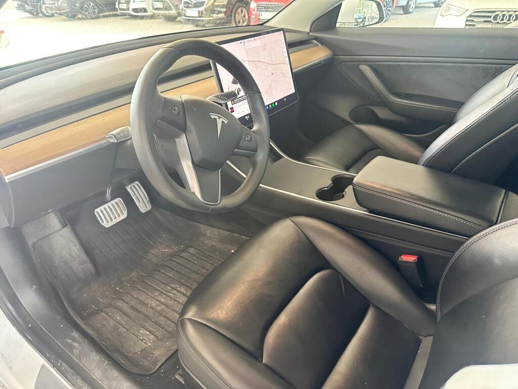 Tesla Model 3 2020 Valkoinen