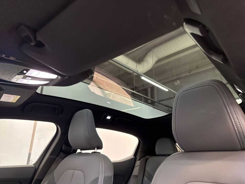 Polestar 2 2023 Musta