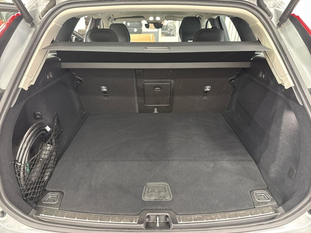 Volvo XC60 2025 Harmaa