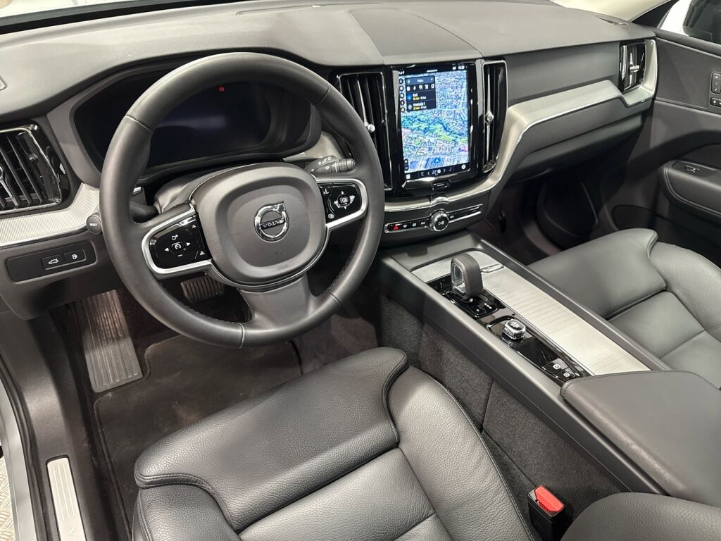 Volvo XC60 2025 Harmaa