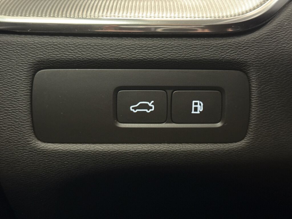 Volvo XC60 2025 Harmaa