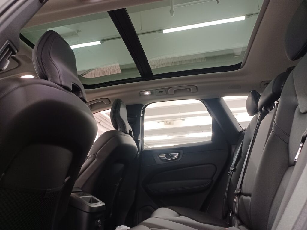 Volvo XC60 2024 Harmaa