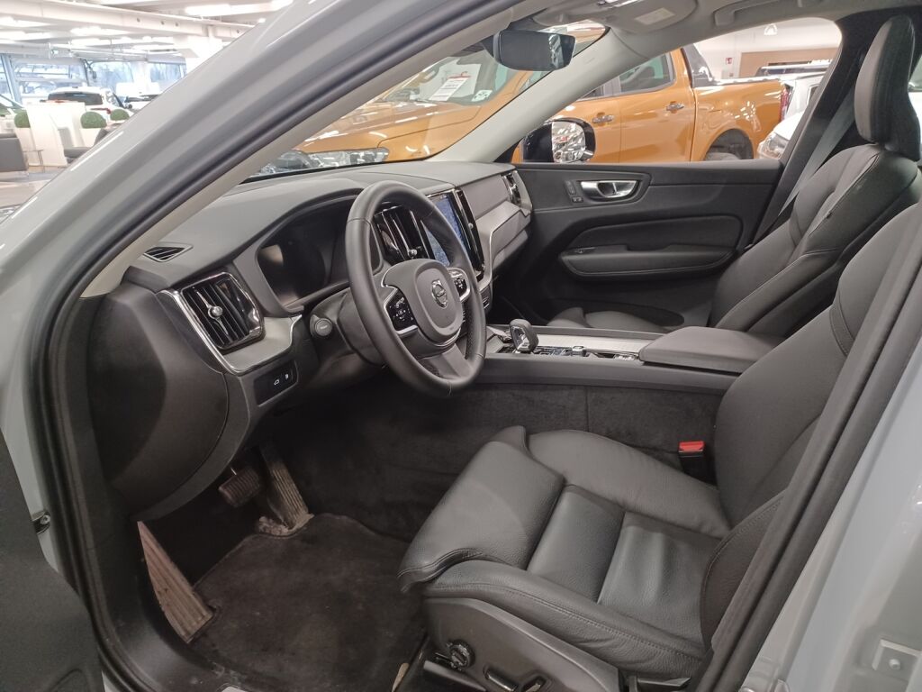 Volvo XC60 2024 Harmaa