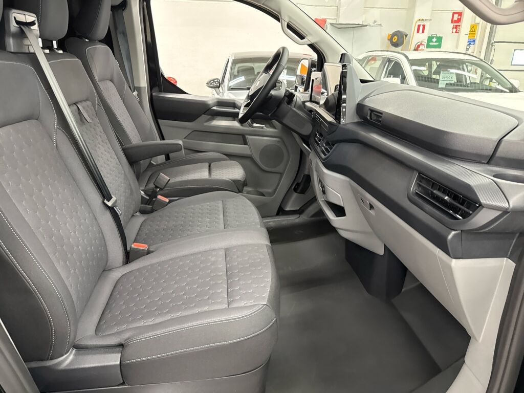 Ford Transit Custom 2026 Musta