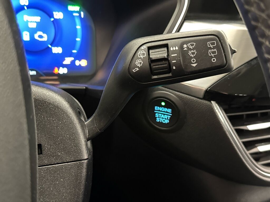 Ford Kuga 2022 Harmaa