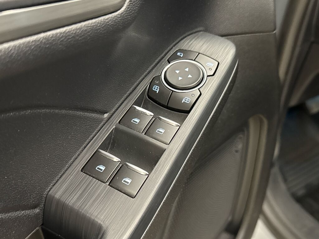 Ford Kuga 2022 Harmaa