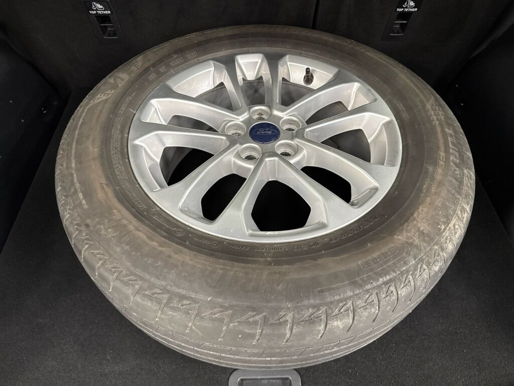 Ford Kuga 2022 Harmaa