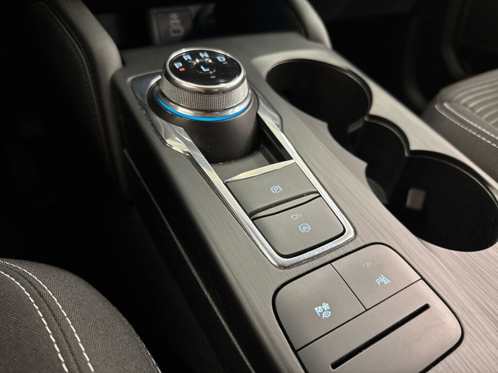 Ford Kuga 2022 Harmaa