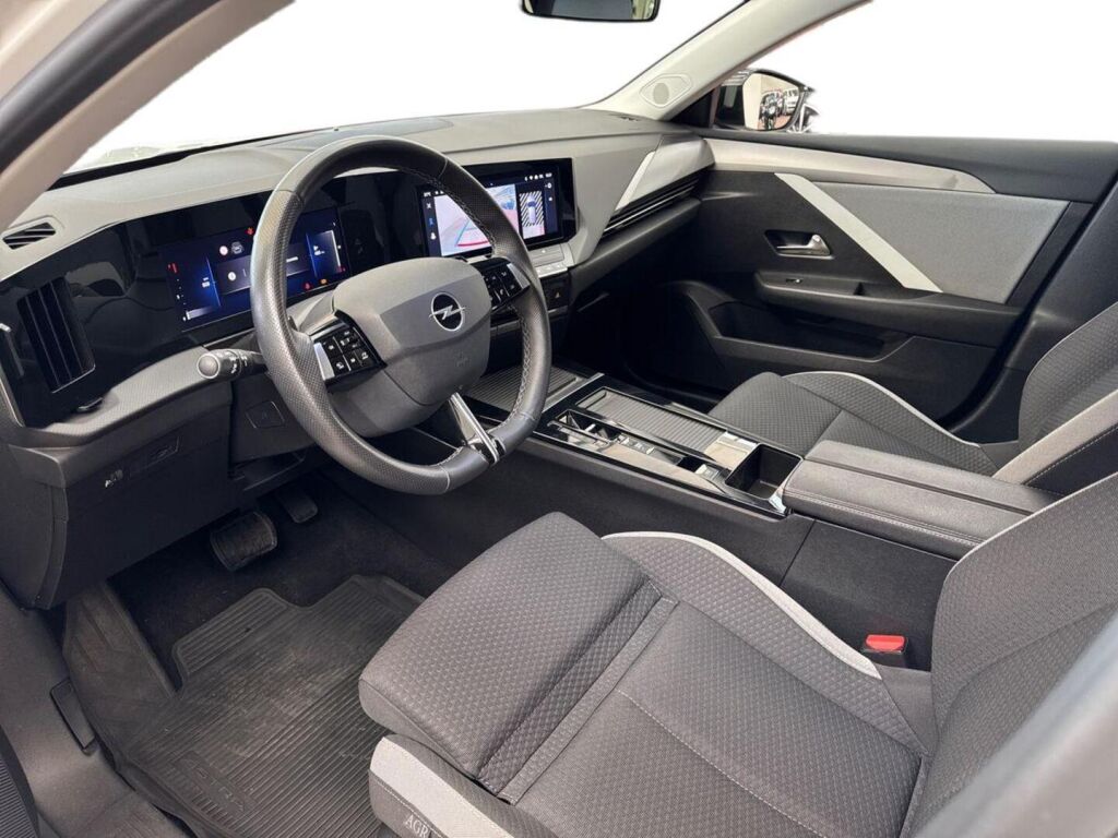 Opel Astra 2024 Valkoinen