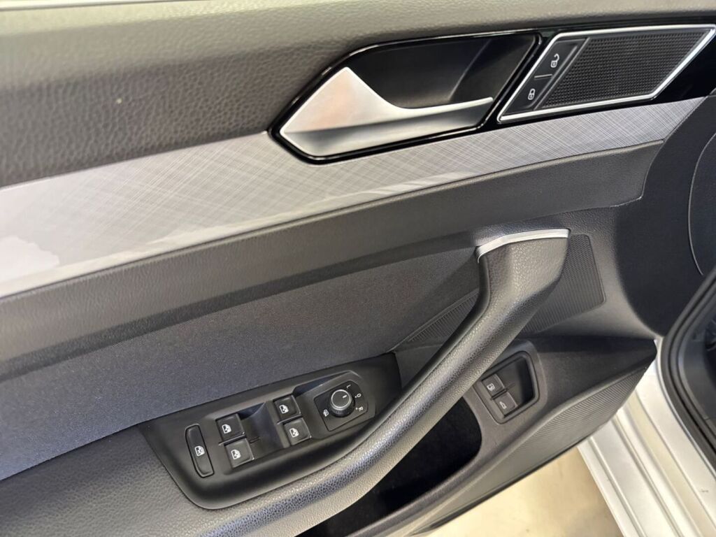 Volkswagen Passat 2020 Hopea