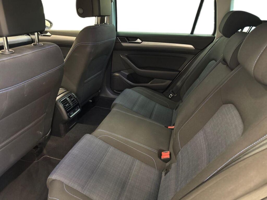 Volkswagen Passat 2020 Hopea