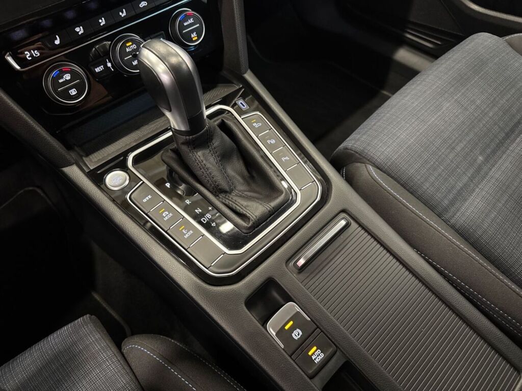 Volkswagen Passat 2020 Hopea