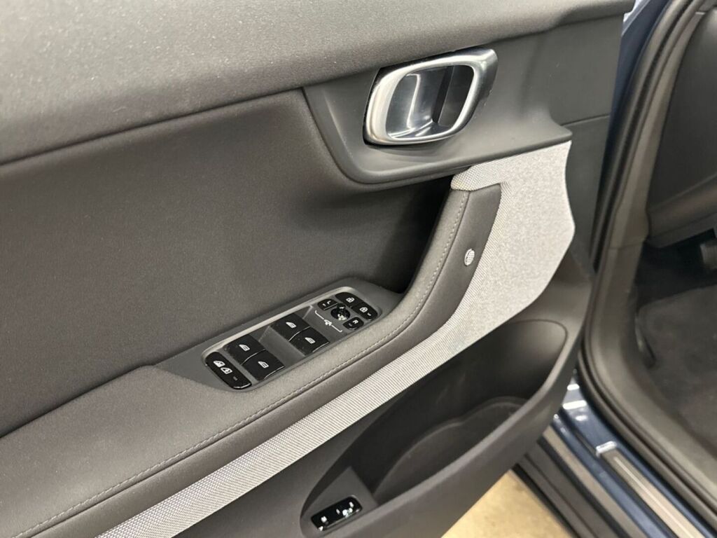 Polestar 2 2022 Sininen
