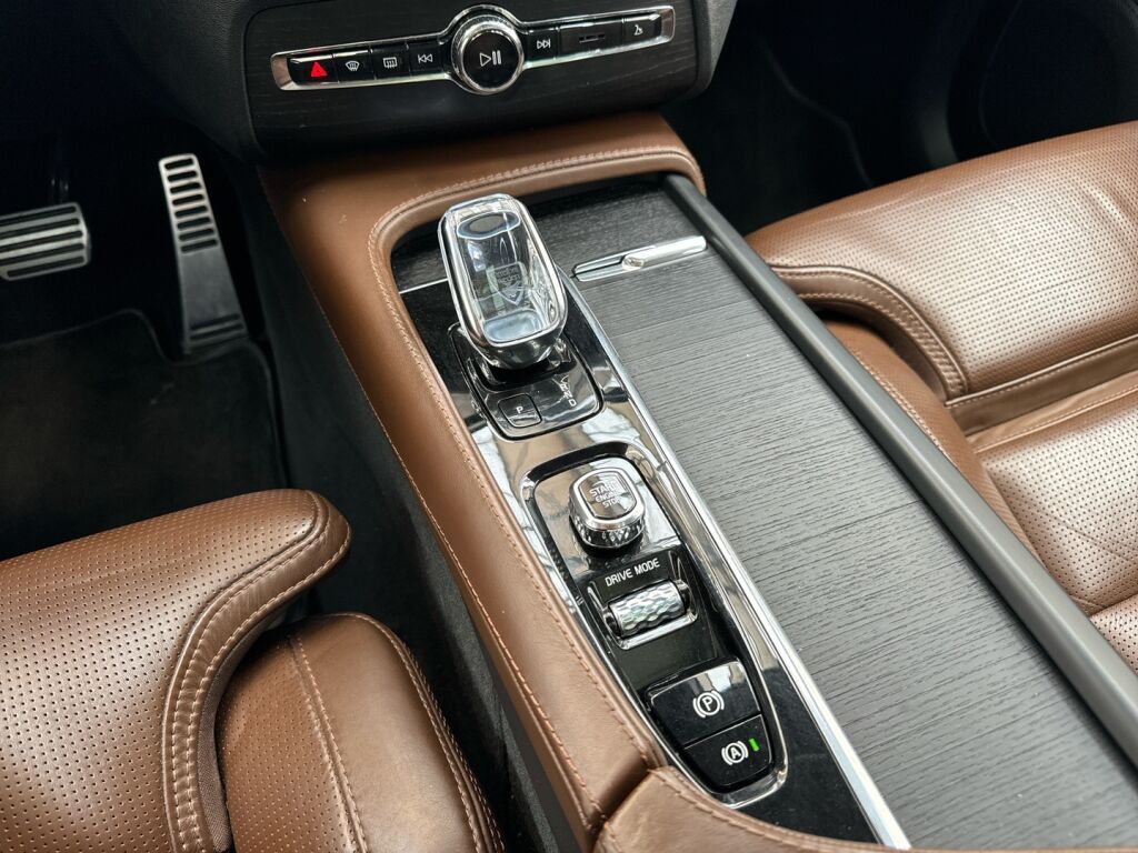 Volvo XC90 2020 Sininen