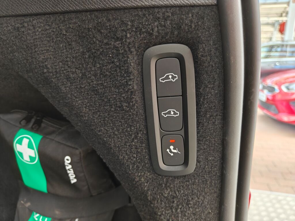 Volvo XC90 2020 Sininen