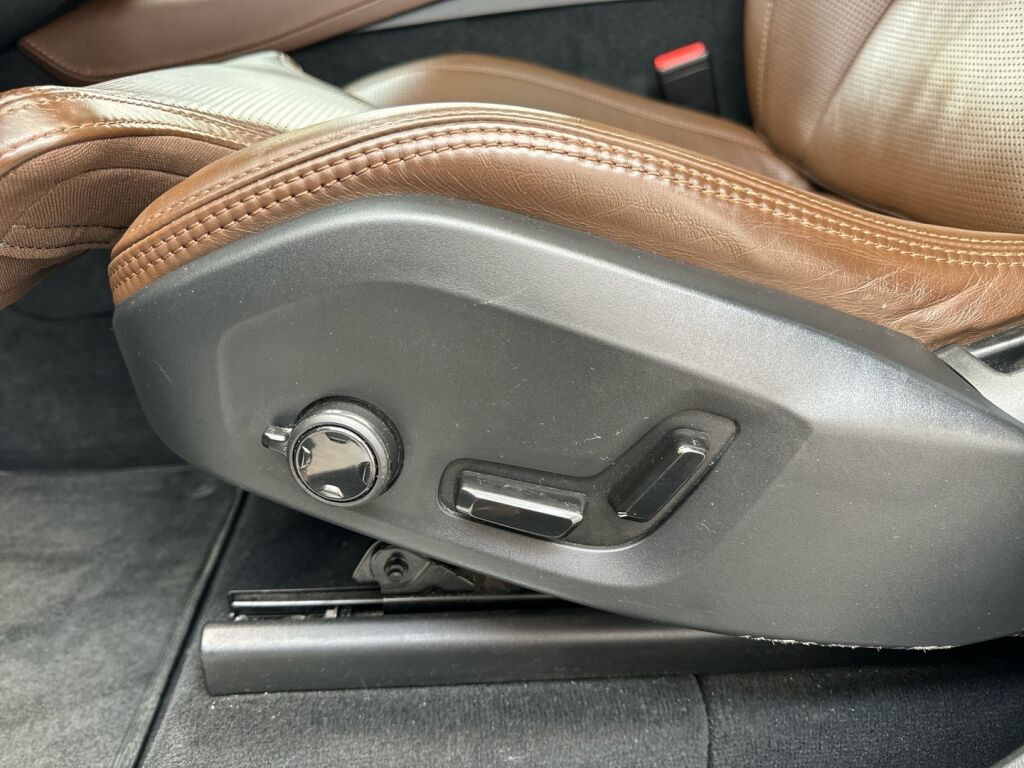 Volvo XC90 2020 Sininen