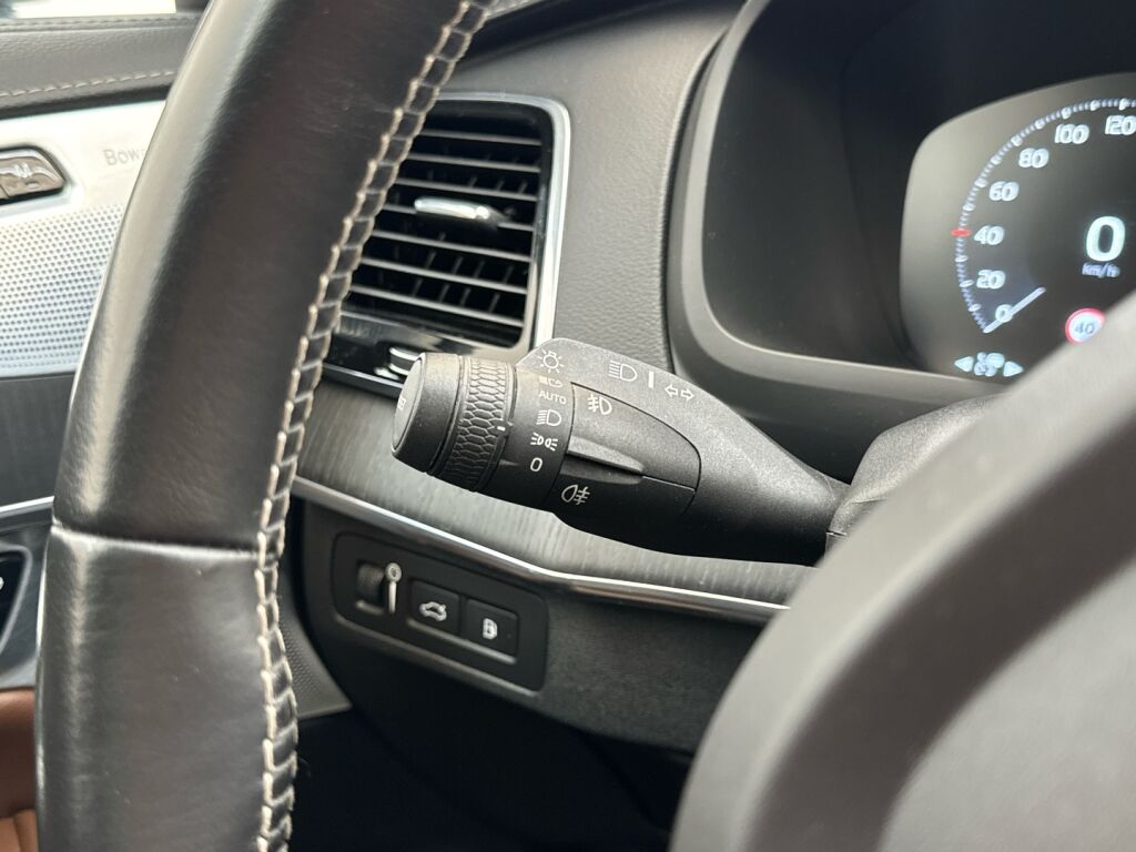 Volvo XC90 2020 Sininen