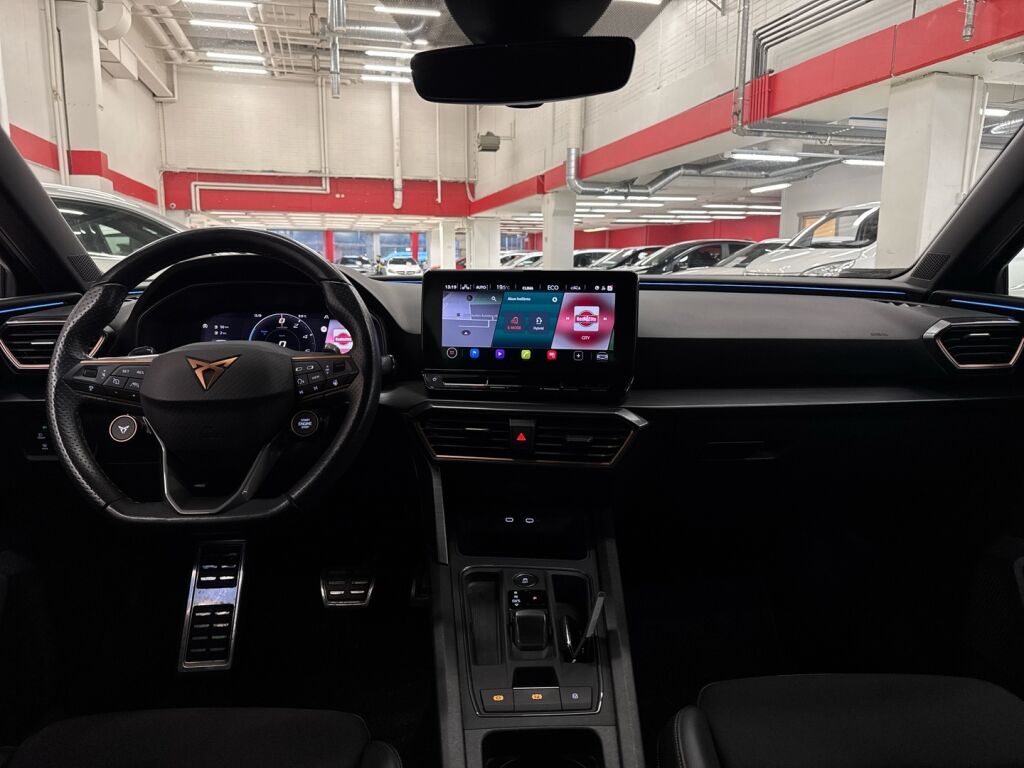 Cupra Leon 2022 Musta