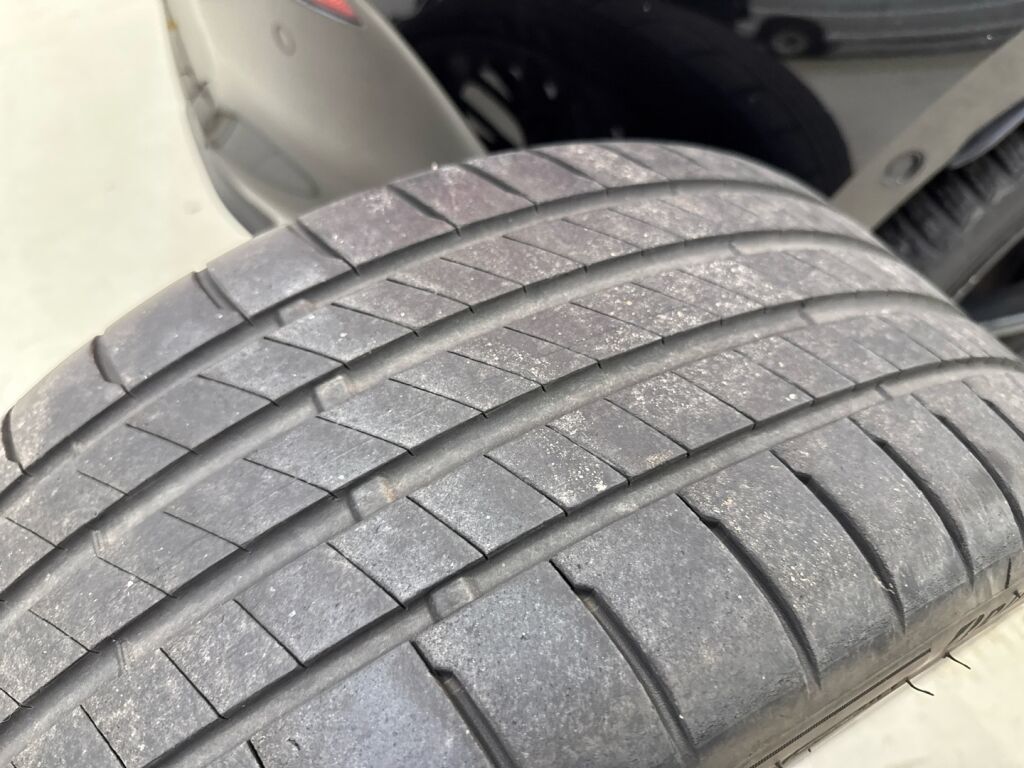 Cupra Leon 2022 Musta