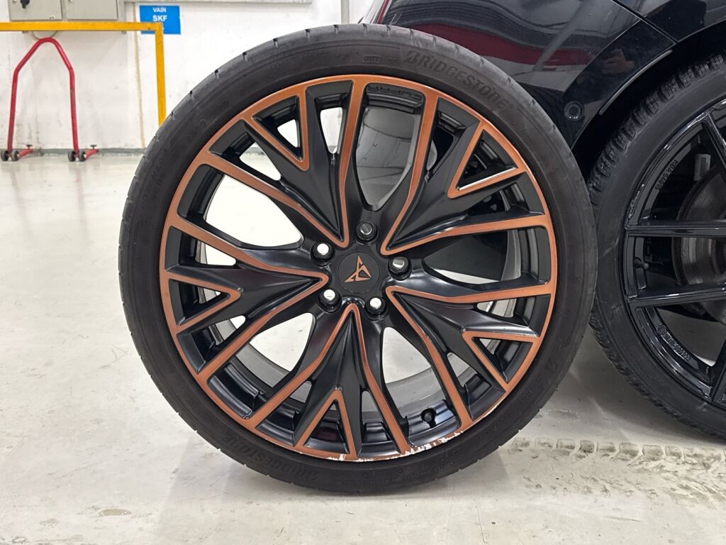 Cupra Leon 2022 Musta