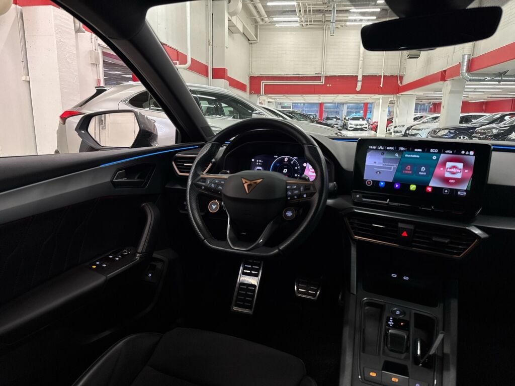 Cupra Leon 2022 Musta