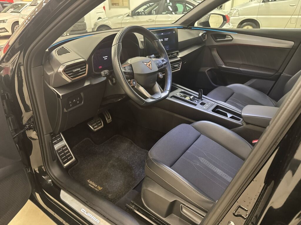 Cupra Leon 2022 Musta