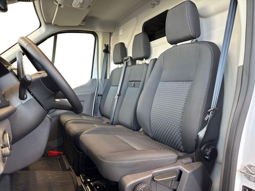 Ford Transit 2026 Frozen White