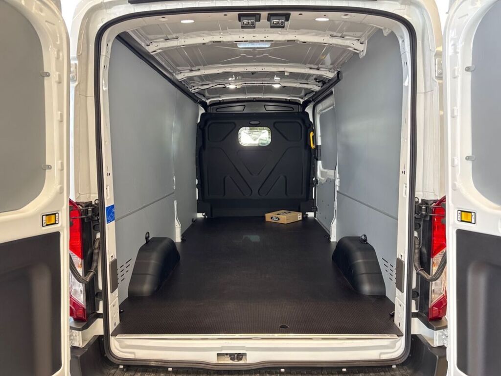 Ford Transit 2026 Frozen White