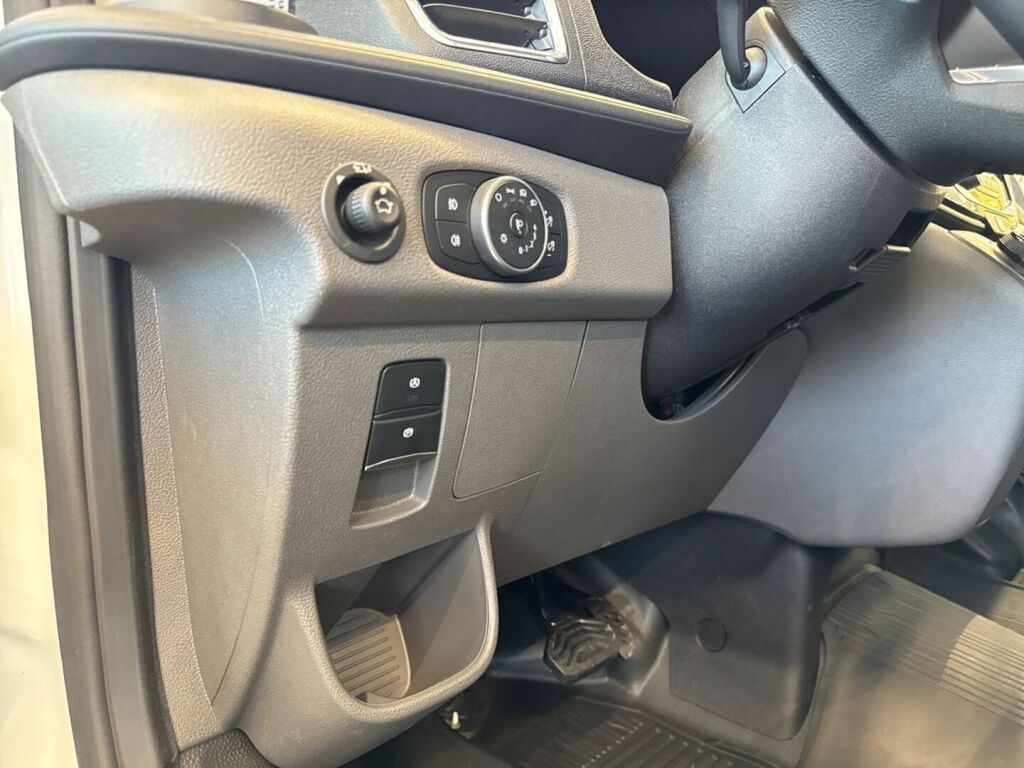 Ford Transit 2026 Frozen White