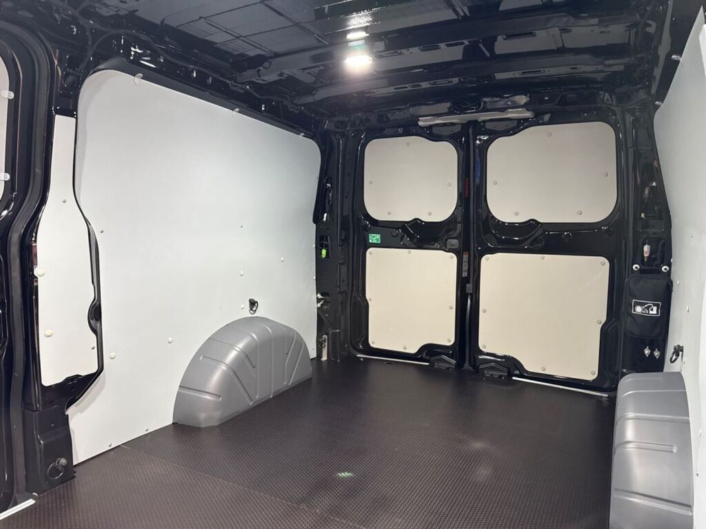 Ford Transit Custom 2026 Agate Black