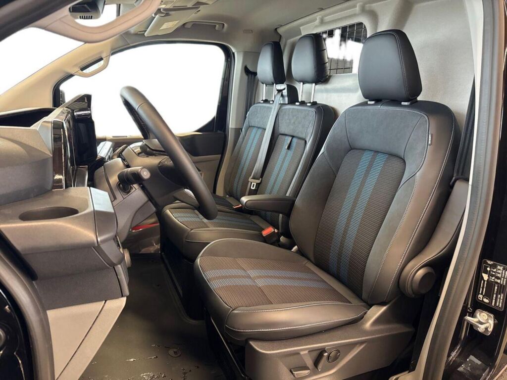 Ford Transit Custom 2026 Agate Black