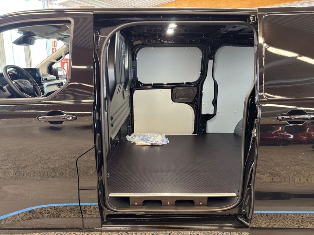 Ford Transit Custom 2026 Agate Black
