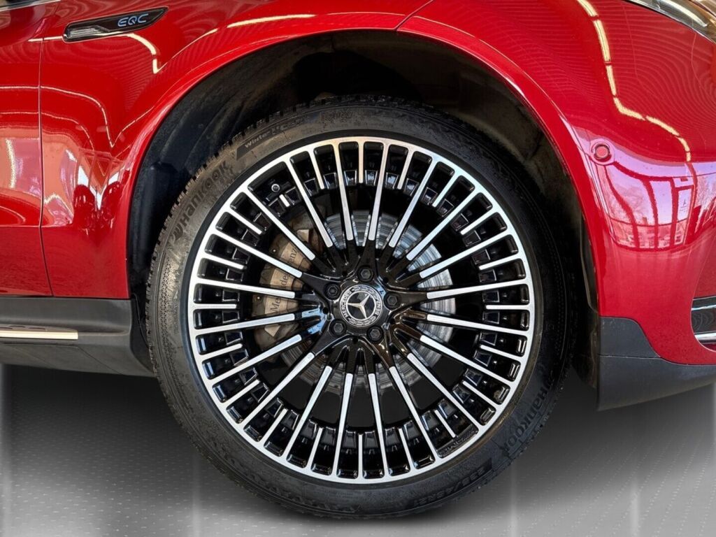 Mercedes-Benz EQC 2021 Punainen